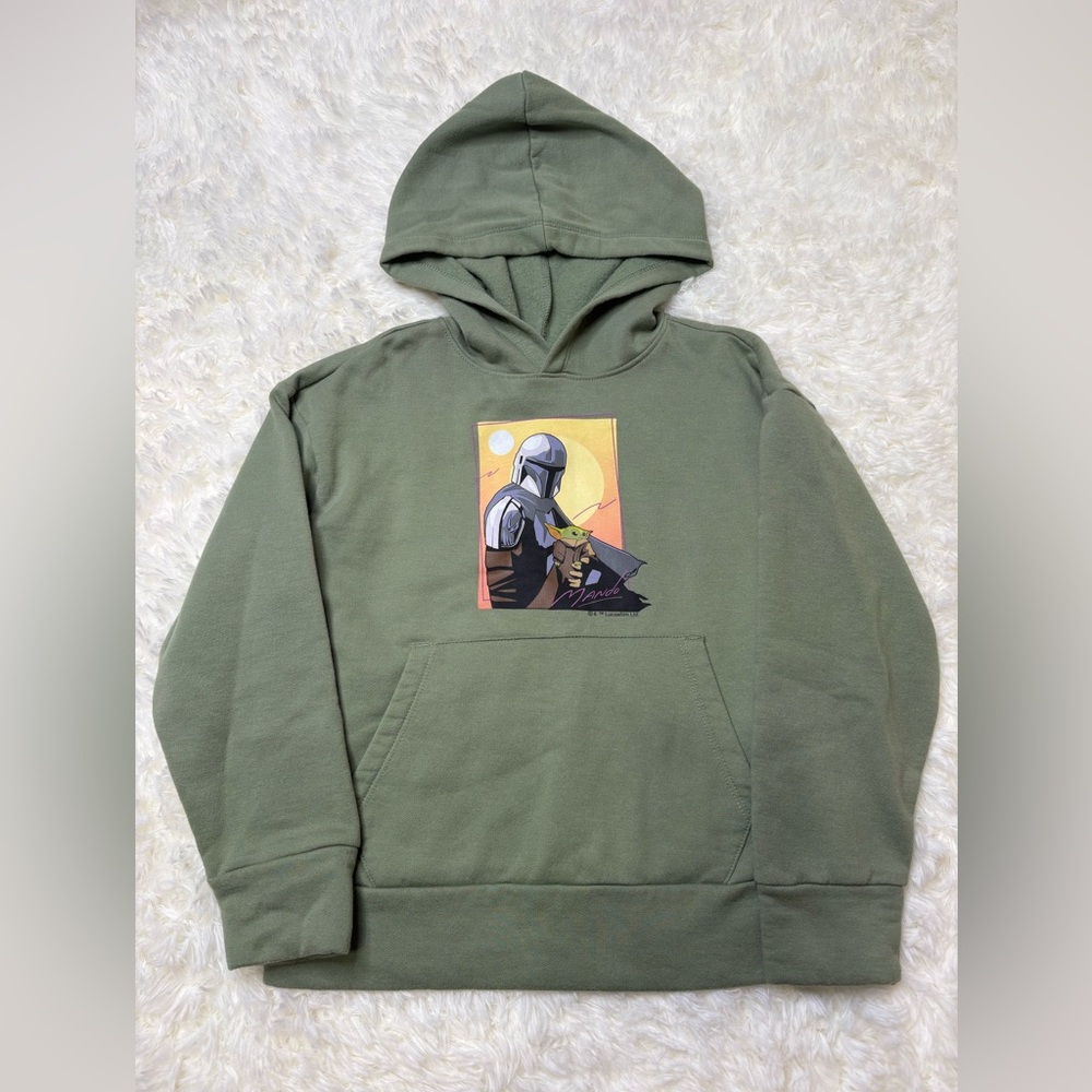 Old Navy Mandalorian/Grogu hoodie sweatshirt size 8